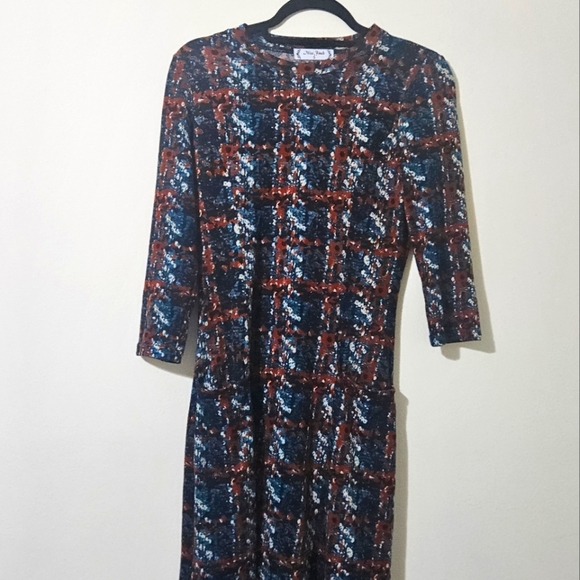 Miss Finch Midi Dress - Picture 7 of 7